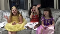 Sophia, Isabella e Alice Vestidas de Princesas Disney -  Rapunzel - Belle e Moana Parte 2