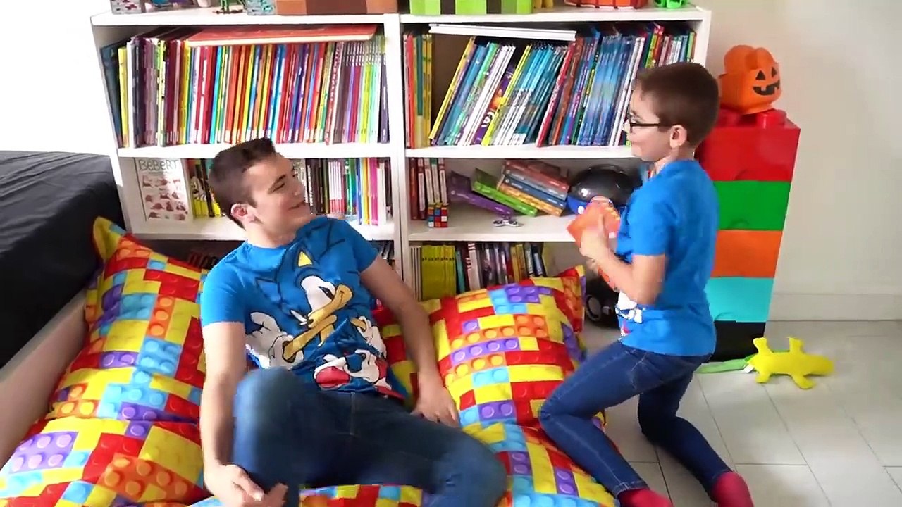 24H JE FAIS TOUT COMME MON PETIT FRÈRE ! (Néo copie Swan pendant 24 heures)