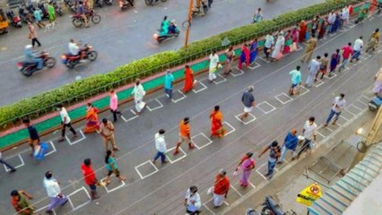 Politicians flout social distancing norms