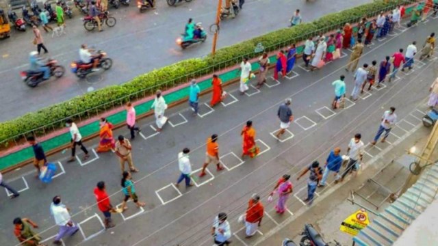 Politicians flout social distancing norms