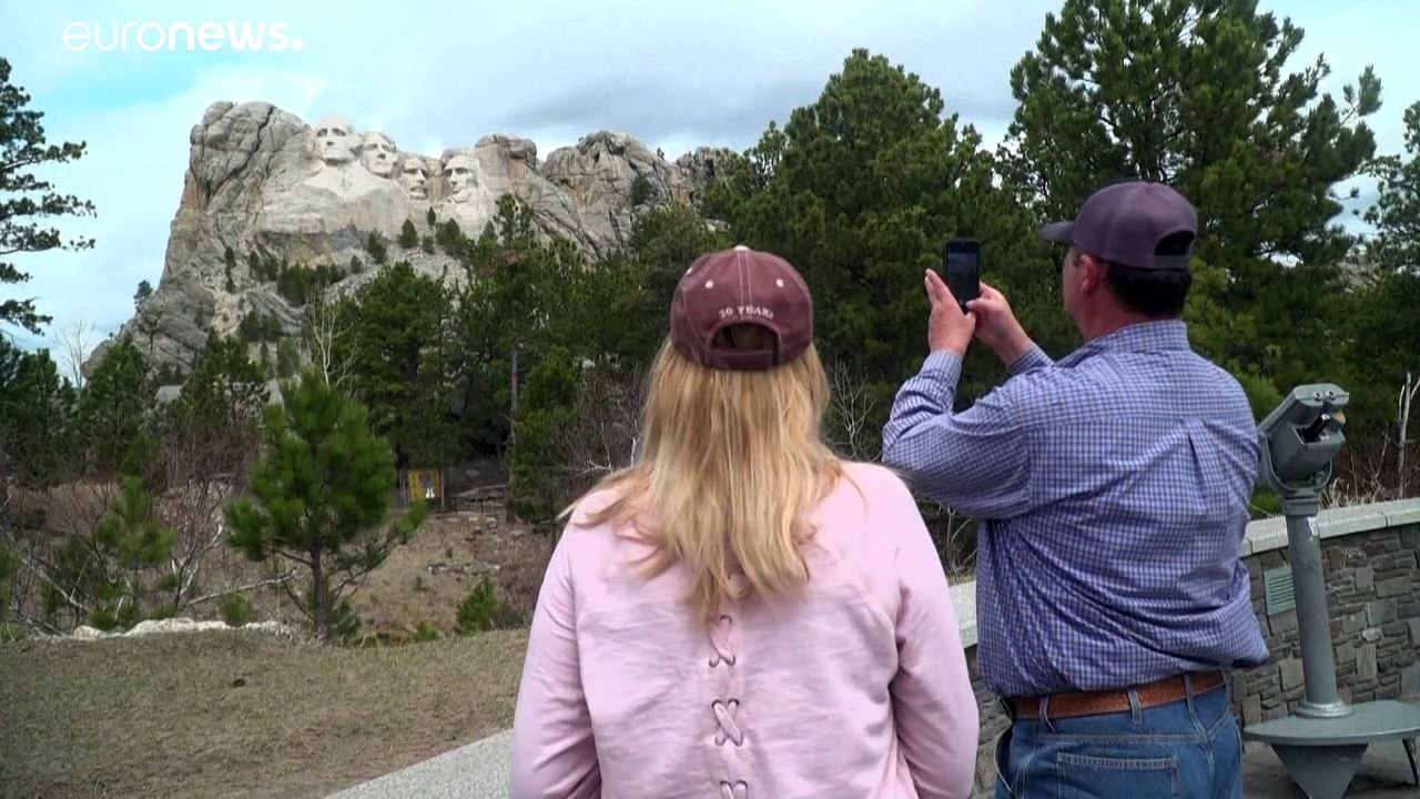 Amerikaner zieht's an den Strand: Pack die Badehose (und die Schutzmaske) ein
