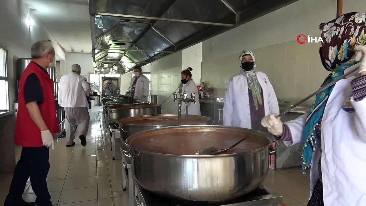 İftar sofraları evlere taşınıyor