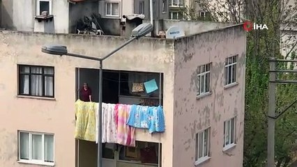 Bursa’da karantina altındaki kuzenler iftarı davullu zurnalı bekledi