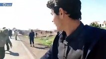 اللحظات الأولى لمقتل وإصابة سوريين بفض اعتصام على الطريق الدولي (أم 4)ب إدلب