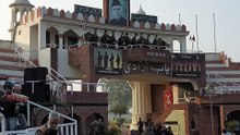 Parade in wagha border lahore pakistan army and indian army