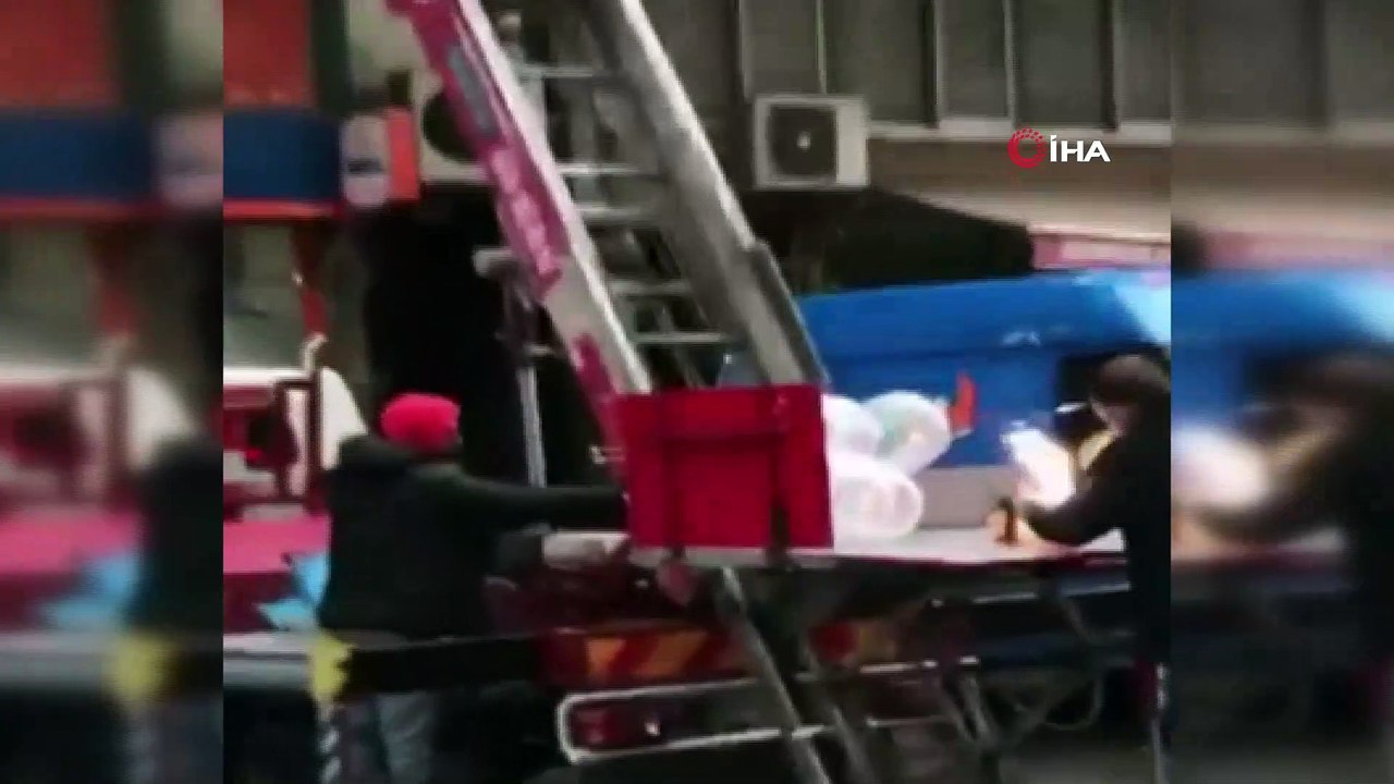 Rize’de sıra dışı doğum günü sürprizi...Yük asansörüyle evin balkonuna doğum günü pastası gönderiler