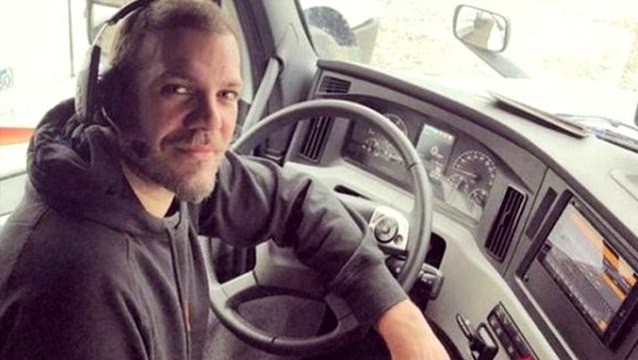 ABD'de tır şoförü olan Tolga Karel, koronavirüs nedeniyle yaşadığı zorlukları anlattı: Tır ile 12 ceset taşıdım