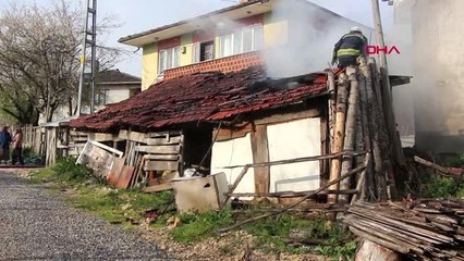 BOLU İftar için ekmek yaparkan odunluğu yaktılar