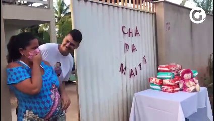 Grávida ganha chá de bebê em formato de carreata na Serra: o "Charreata"