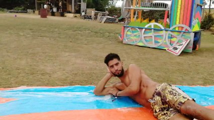 Ventre qui glisse canapé