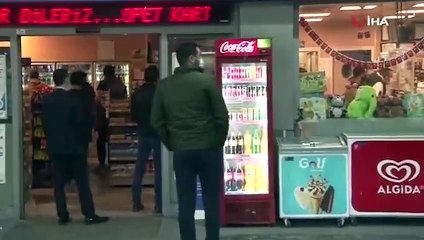 Kısıtlama sona erince marketlere akın ettiler