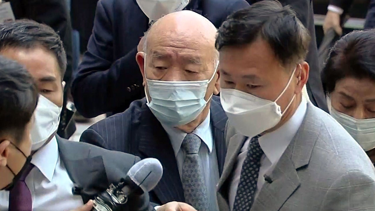 ’고 조비오 신부 명예 훼손’ 전두환 씨 광주지방법원 도착 / YTN