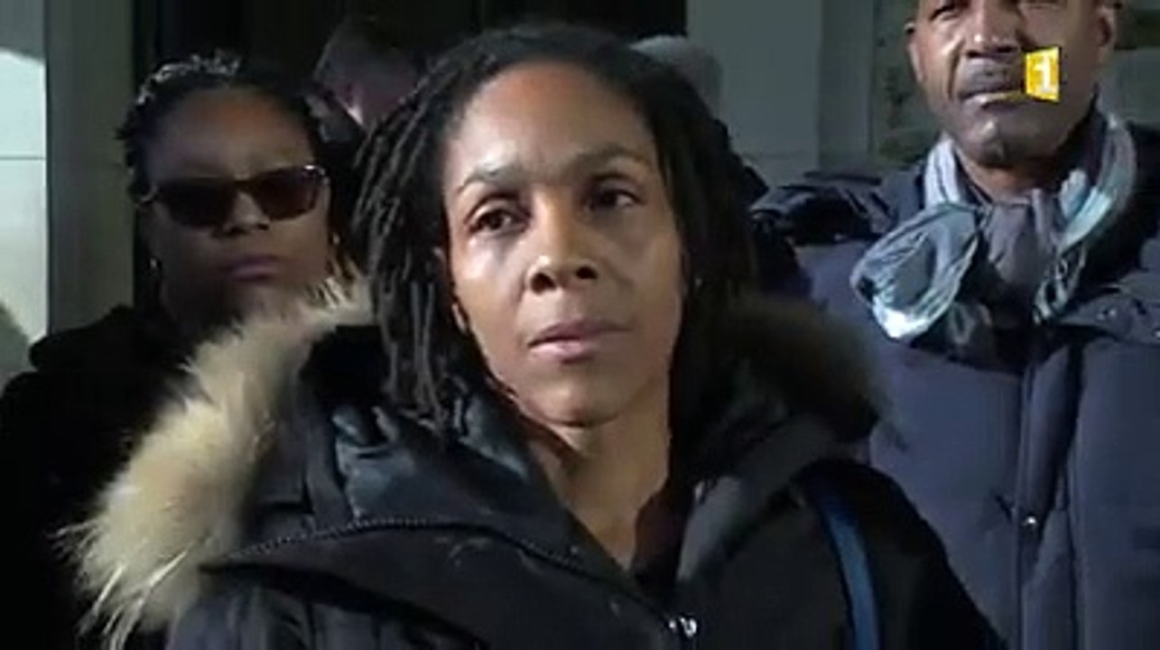 LES PARENTS DU JEUNE ANDY TUÉ À LA STATION CHÂTELET Source :@la1ère Pour (re) lire l'article : http://negronews.fr/andy-mort-pour-une-simple-bousculade-a-chatelet-halles/ ! POUR PARTICIPER À LA CAGNOTTE ! : https://www.leetchi.com/c/solidarite-de-b