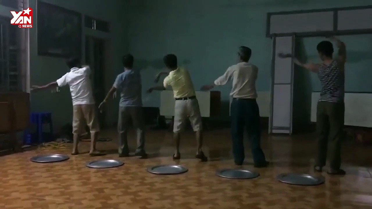 Team yêu vợ với màn biểu diễn tặng vợ 20/10 khiến cư dân mạng cười bò