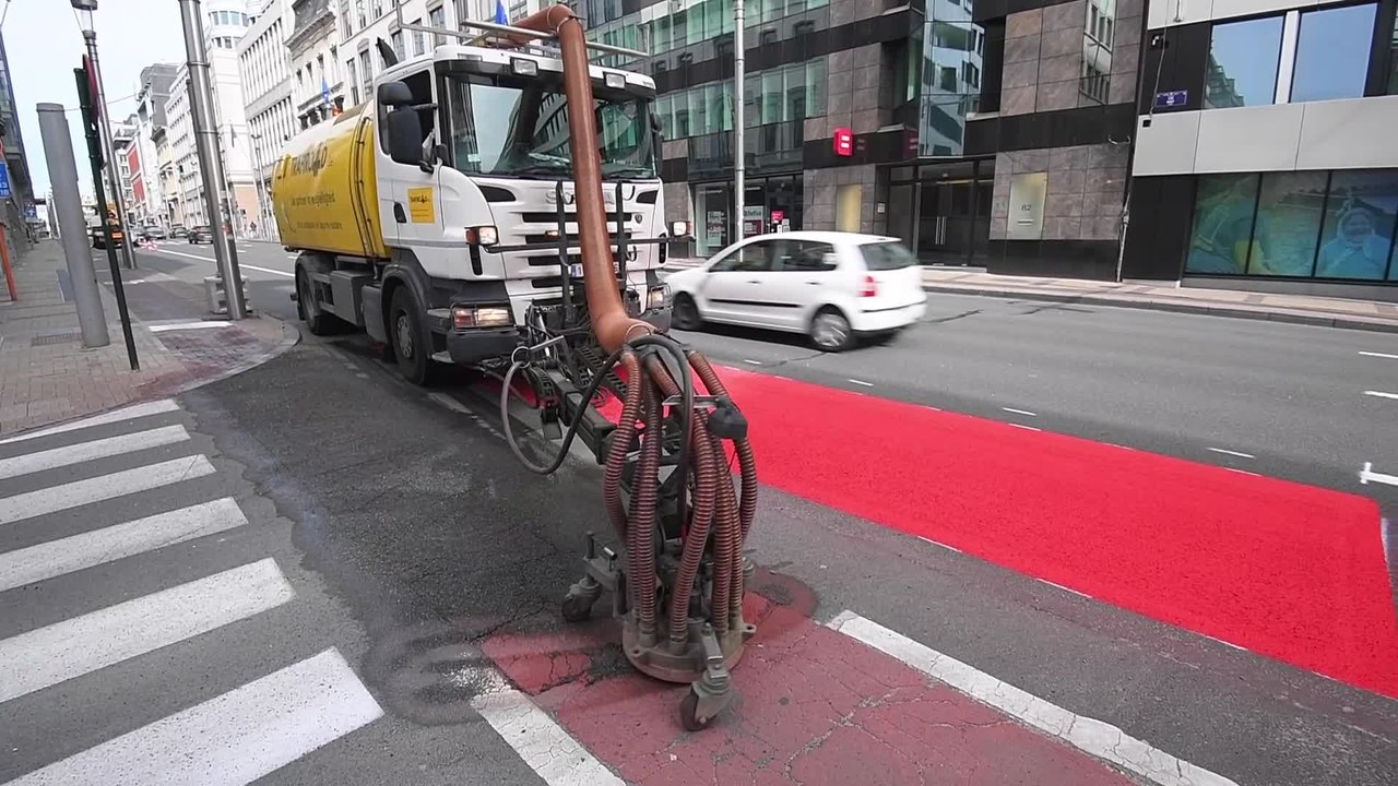 Déconfinement: une bande de circulation pour les vélos rue de la loi