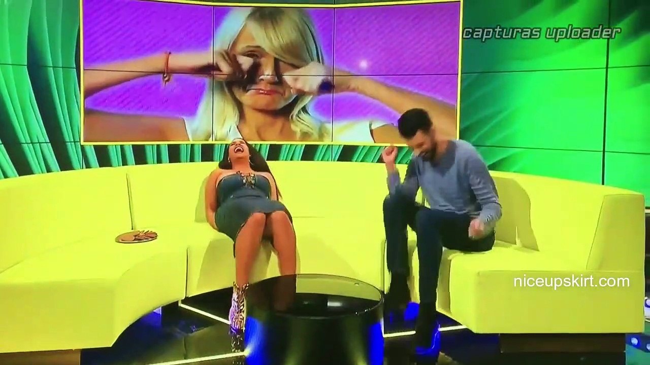 Descuidos TV se le rompe la falda a conductora de la tele HD