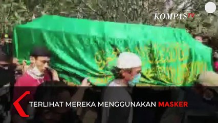 Ramai!! Suasana Pelayat Antar Didi Kempot ke Peristirahatan Terakhir