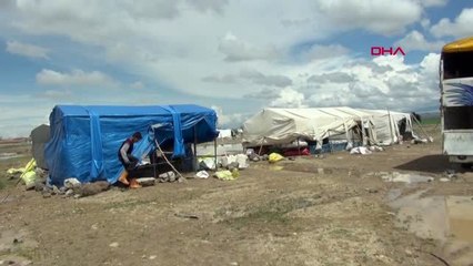 Aksaray'da sel; tarım işçilerinin çadırlarını su bastı