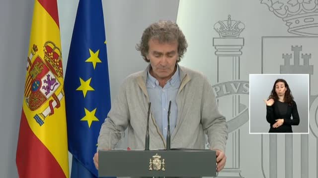 Simón llama incívicos e insolidarios a las personas que ayer no respetaron las indicaciones de Sanidad durante la salida de los niños