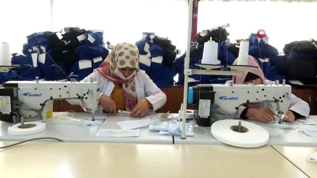 Konya Büyükşehir'den işitme engelliler için ağız kısmı şeffaf maske