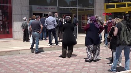 Antalya'da 4 günün sonunda cadde ve sokaklarda yoğunluk