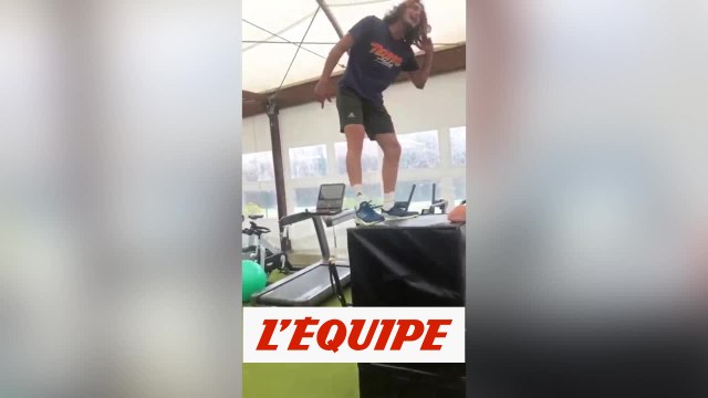 Le saut impressionnant de Tsitsipas - Tennis - WTF