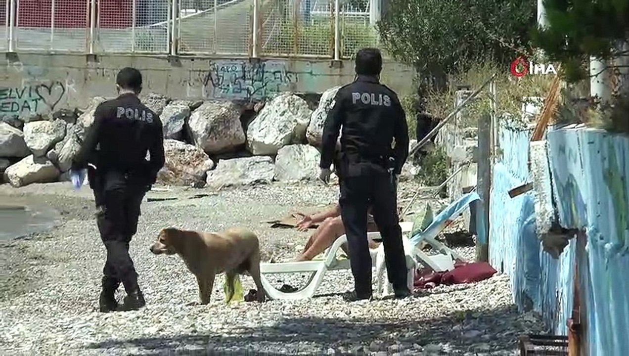 - Bodrum’da sahilde sere serpe güneşlenirken yakalandı- Sahilde güneşlenen kadın polisleri görünce şok oldu