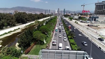 İzmir'de sokağa çıkma kısıtlaması sonrası yoğunluk oluştu