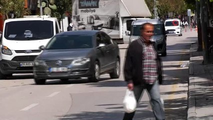 Isparta'da havaların ısınmasıyla caddelerde yoğunluk arttı