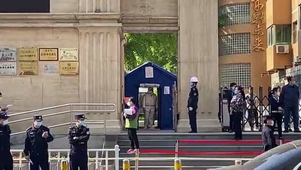 Télécharger la video: Estudantes chineses voltam às aulas após isolamento