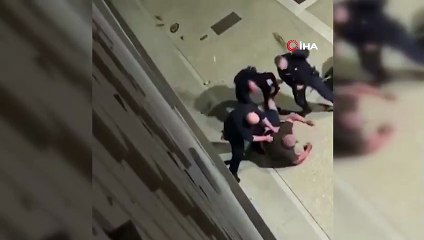 - Fransız polisi yakaladığı şahsı köpek ağızlığıyla darp etti