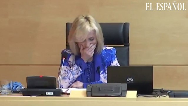 La consejera de Sanidad de Castilla y León se emociona al recordar a los sanitarios fallecidos