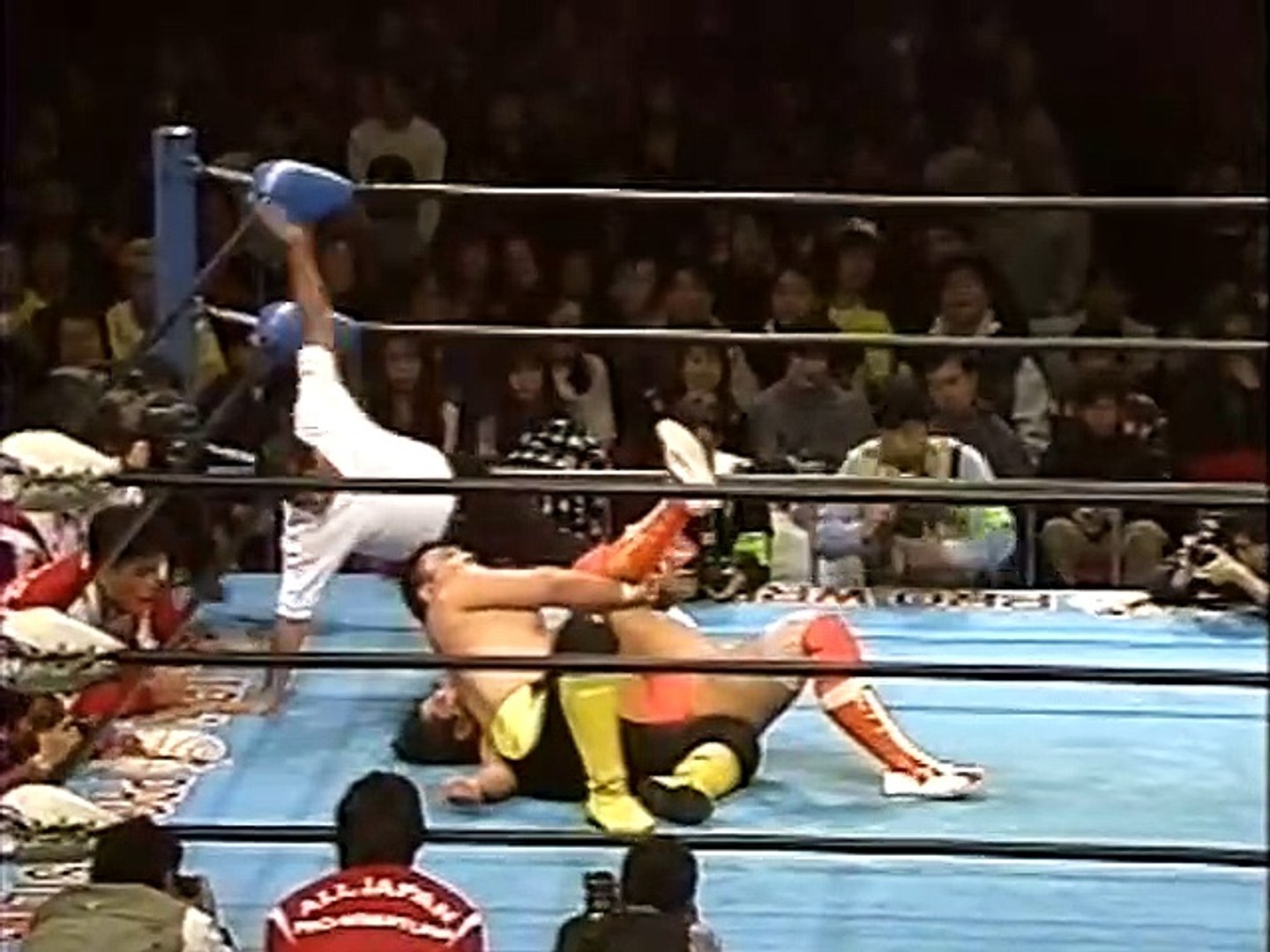 AJPW - 01-19-1995 - Toshiaki Kawada (c.) vs. Kenta Kobashi (Triple