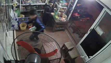 Unsuspecting Shopper Walks into Glass Door