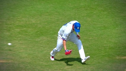 [영상] 안타가 싹쓸이 3루타로...치명적 수비 실책 / YTN