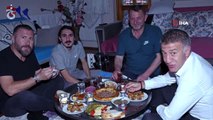 Ahmet Ağaoğlu, mutfağa girdi
