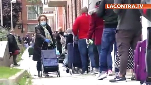 Decenas de familias se llevan 50 toneladas de comida de una parroquia