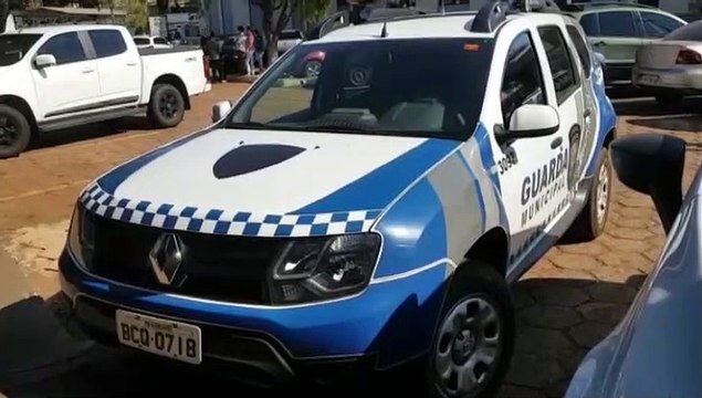 Homem é detido após agredir com chutes funcionária do Banco do Brasil