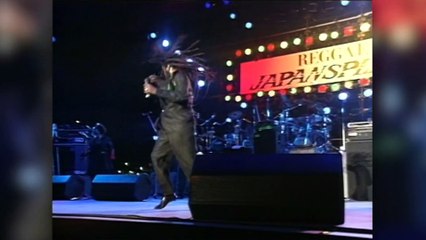 Dennis Brown - Here I Come (Live)
