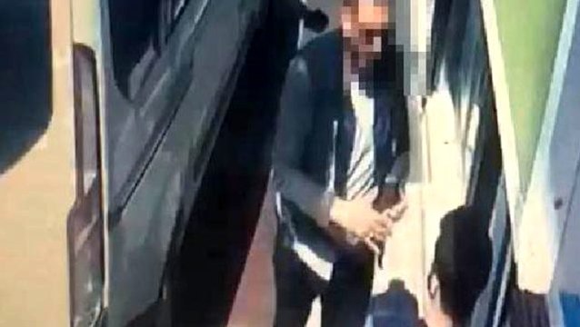 Mardin'de sokağa çıkma yasağı denetimlerinde esnafı tokatlayan polis, görevden alındı