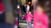 Sağlık çalışanının kızına jandarmadan doğum günü sürprizi