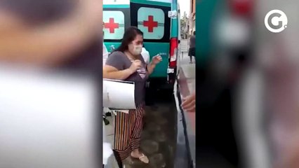 Vendedora é recebida com festa após se curar do coronavírus
