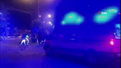Otomobilin içinden metrelerce ileri fırladı...5 kişinin yaralandığı feci kaza kamerada