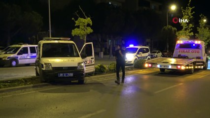 Denizli'de polis aracı devrildi
