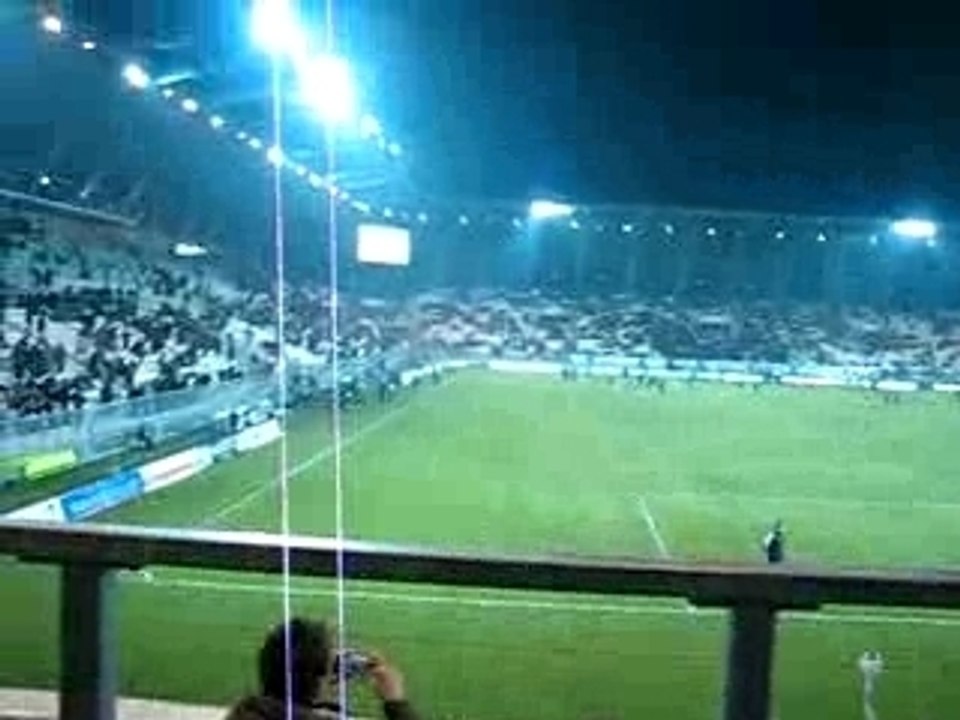 Entrée dans le stade des Alpes