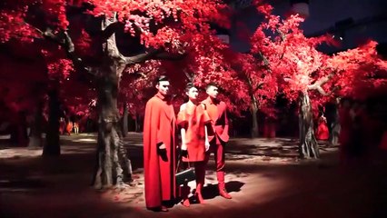 Tăng Thanh Hà catwalk