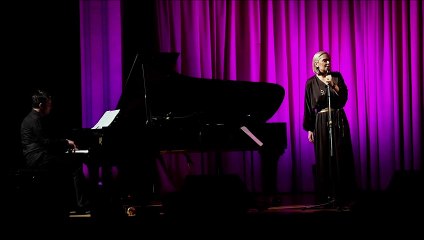 Ρίτα Αντωνοπούλου - Θα Μεγαλώνω (Official Music Video)