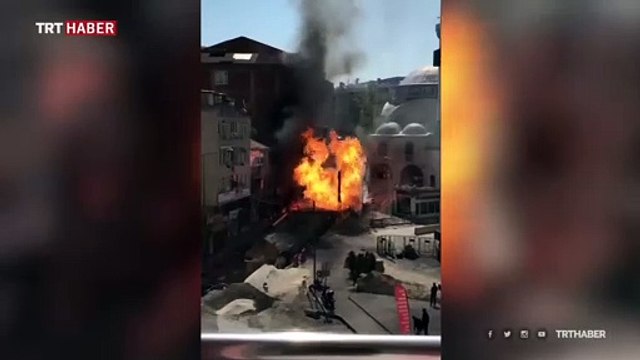 Beylikdüzü'nde doğal gaz borusu patladı, alevler metrelerce yükseldi