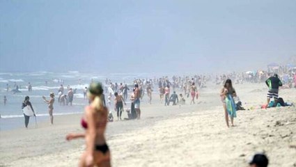 Koronavirüsün merkez üssü ABD'de, vatandaşlar akıllanmıyor: Plaja akın ettiler