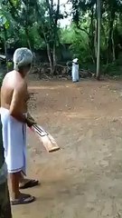 அருமையான கிரிக்கெட்.. கேரள டீச்சர் குடும்பத்தின் கலகல டைம் - வீடியோ